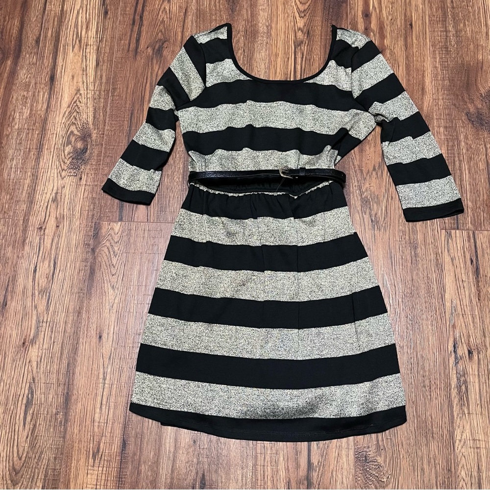 Xtraordinary Black and Gold sparkle Striped juniors Dress with belt size small